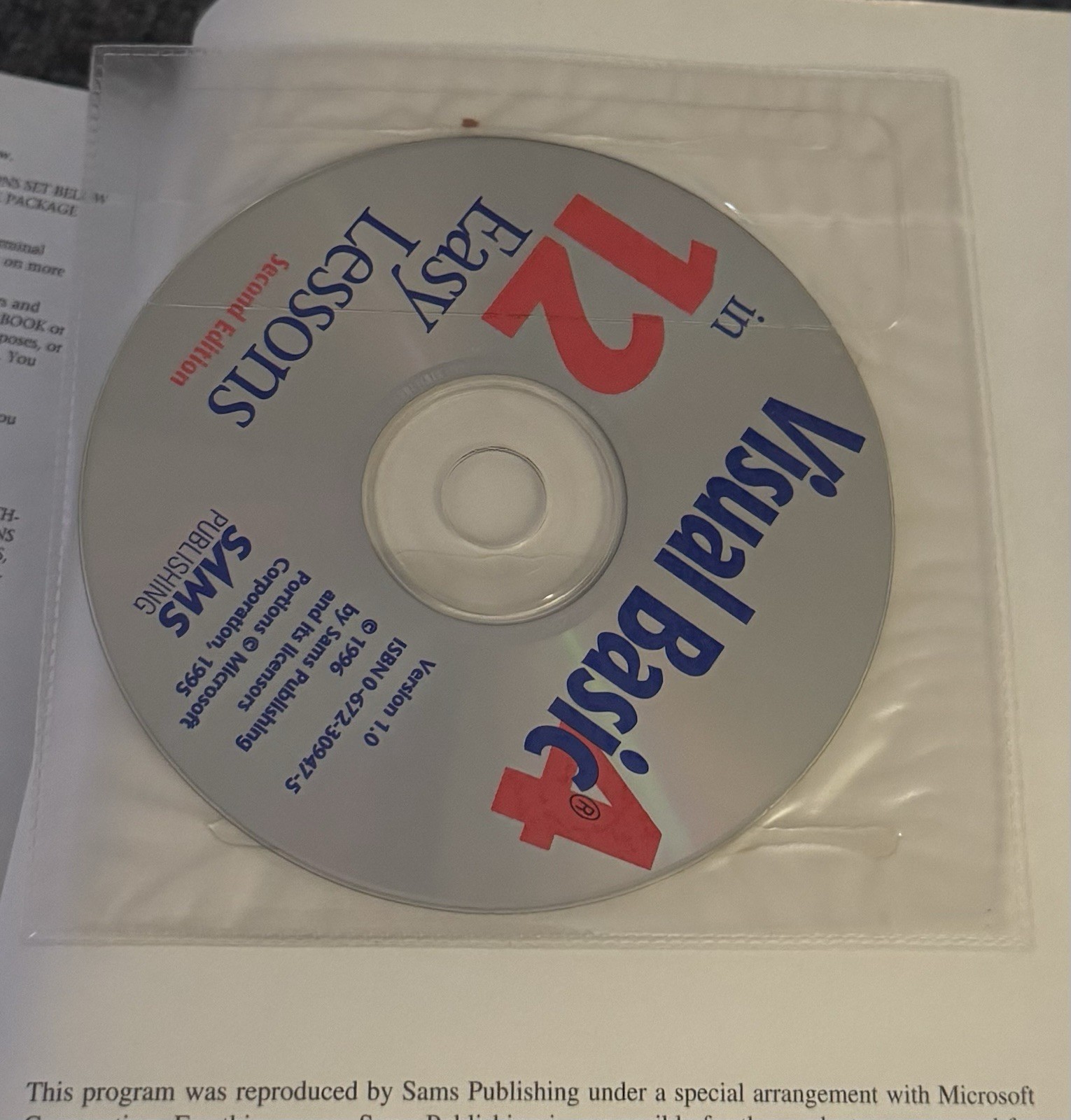 Visual Basic 4 in 12 Easy Lessons by Greg Perry With CD Like New 2nd Edition